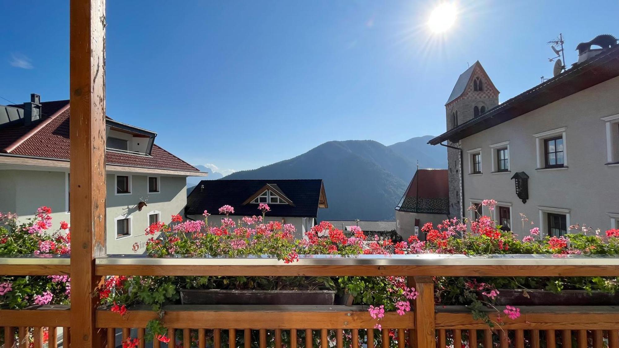 Gasthaus Zum Weissen Kreuz Lazfons Εξωτερικό φωτογραφία